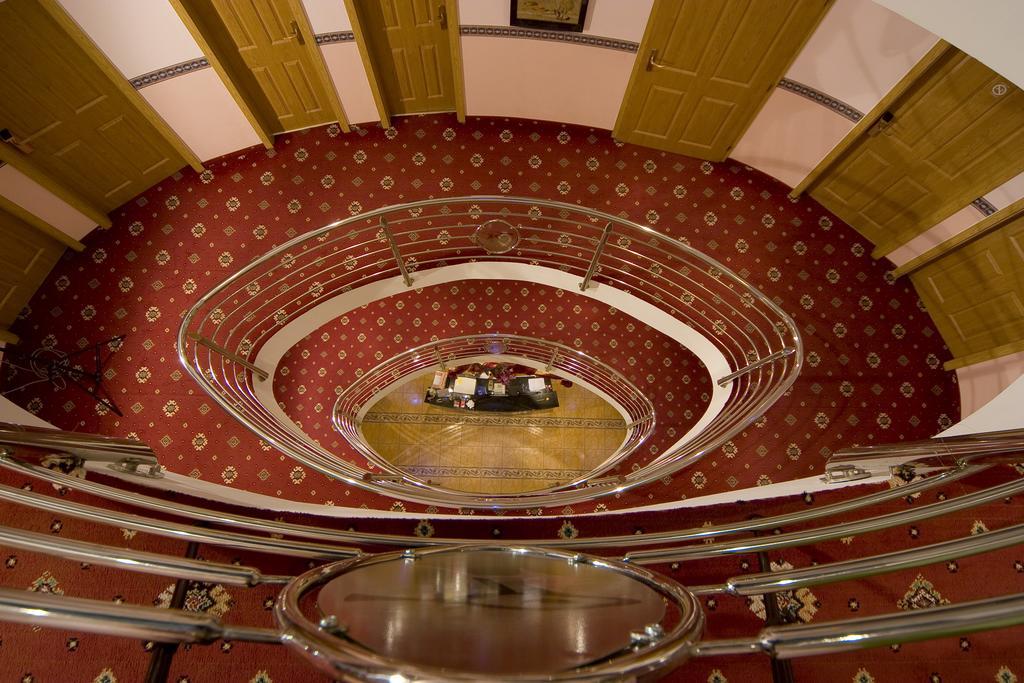 Hotel Alexander'S Nitra Bagian luar foto