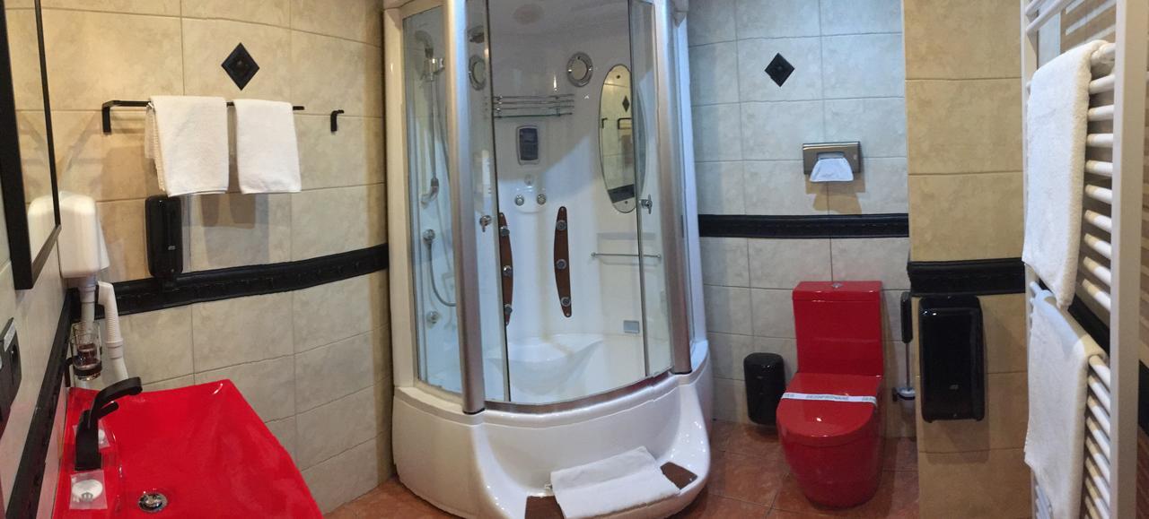 Hotel Alexander'S Nitra Bagian luar foto