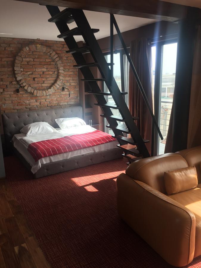 Hotel Alexander'S Nitra Bagian luar foto
