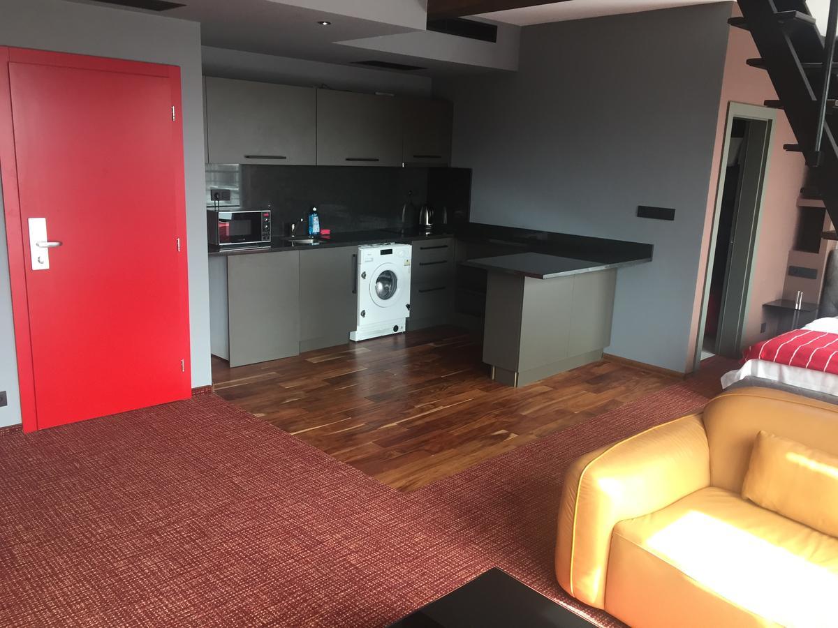Hotel Alexander'S Nitra Bagian luar foto