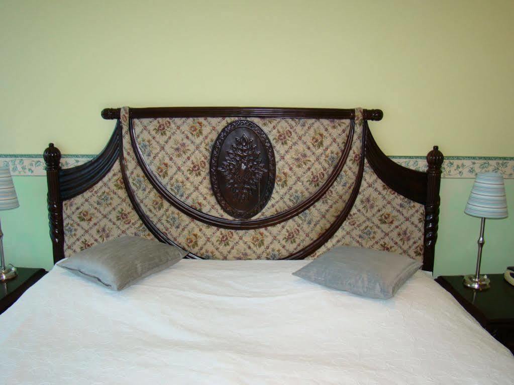 Hotel Alexander'S Nitra Bagian luar foto